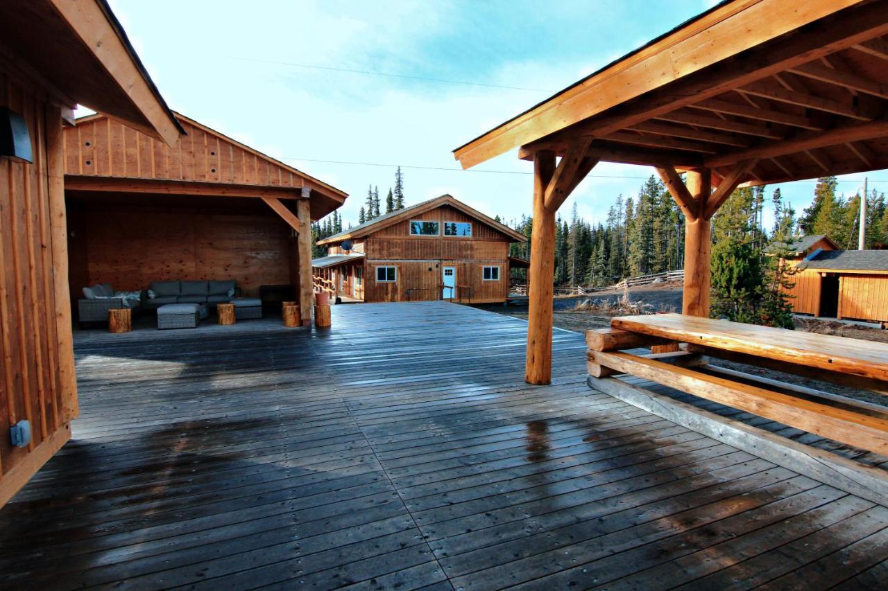 Red Cariboo Apartments Anahim Lake Buitenkant foto